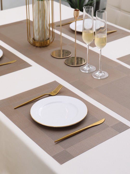 5 Pieces Light PVC Washable Placemats with Runner