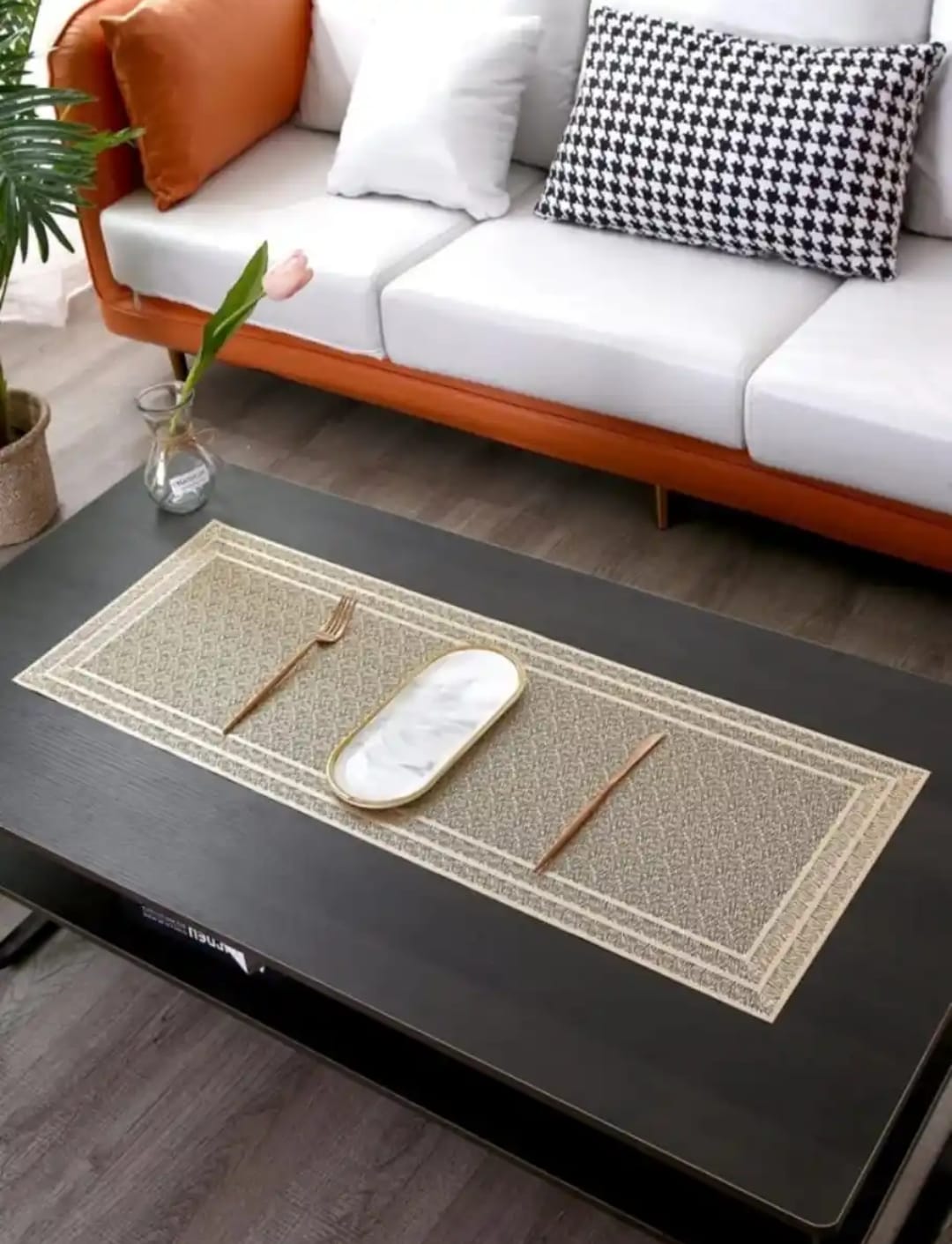 2/4/6 PVC Luxury Placemats Hollow Decorative Non-slip Table Mat PVC Insulated Hollow Placemat Kitchen Dining Table Mat Coaster Cup Pad HomeTable Mats Wipeable Vinyl Place Mat for Holiday Wedding Dinner Table Decoration Mat