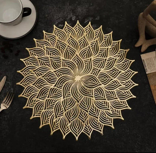 2/4/6 PVC Round Gold Placemats Elegant Tablemats-Dandelion Flower Shape Placemats Vinyl Place Mats for Kitchen Dining Table Holiday Wedding