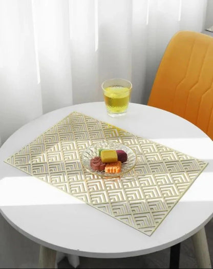 2/4/6/8 PVC Luxury Leaves Placemats Rectangle 12x18