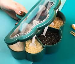 Cloud-Shaped 5-Compartment Seasoning Box – Creative Spice Organizer with Spoons